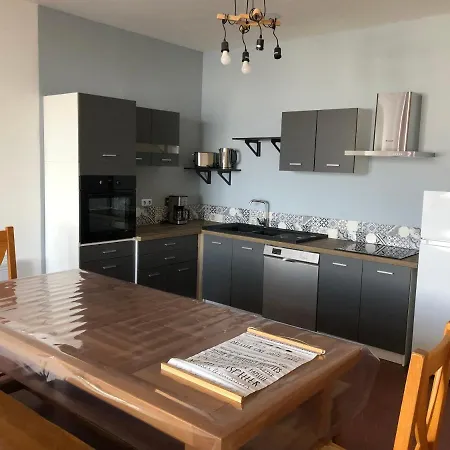 12 Couchages Proche Piste Et De Randonnees Du Lioran *