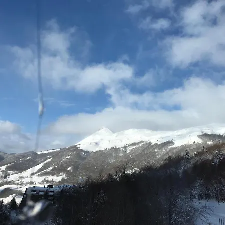 12 Couchages Proche Piste Et De Randonnees Du Lioran