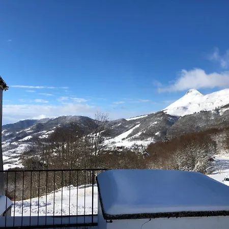 12 Couchages Proche Piste Et De Randonnees Du Lioran 勒利然