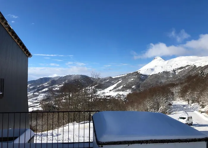 12 Couchages Proche Piste Et De Randonnees Du Lioran 勒利然